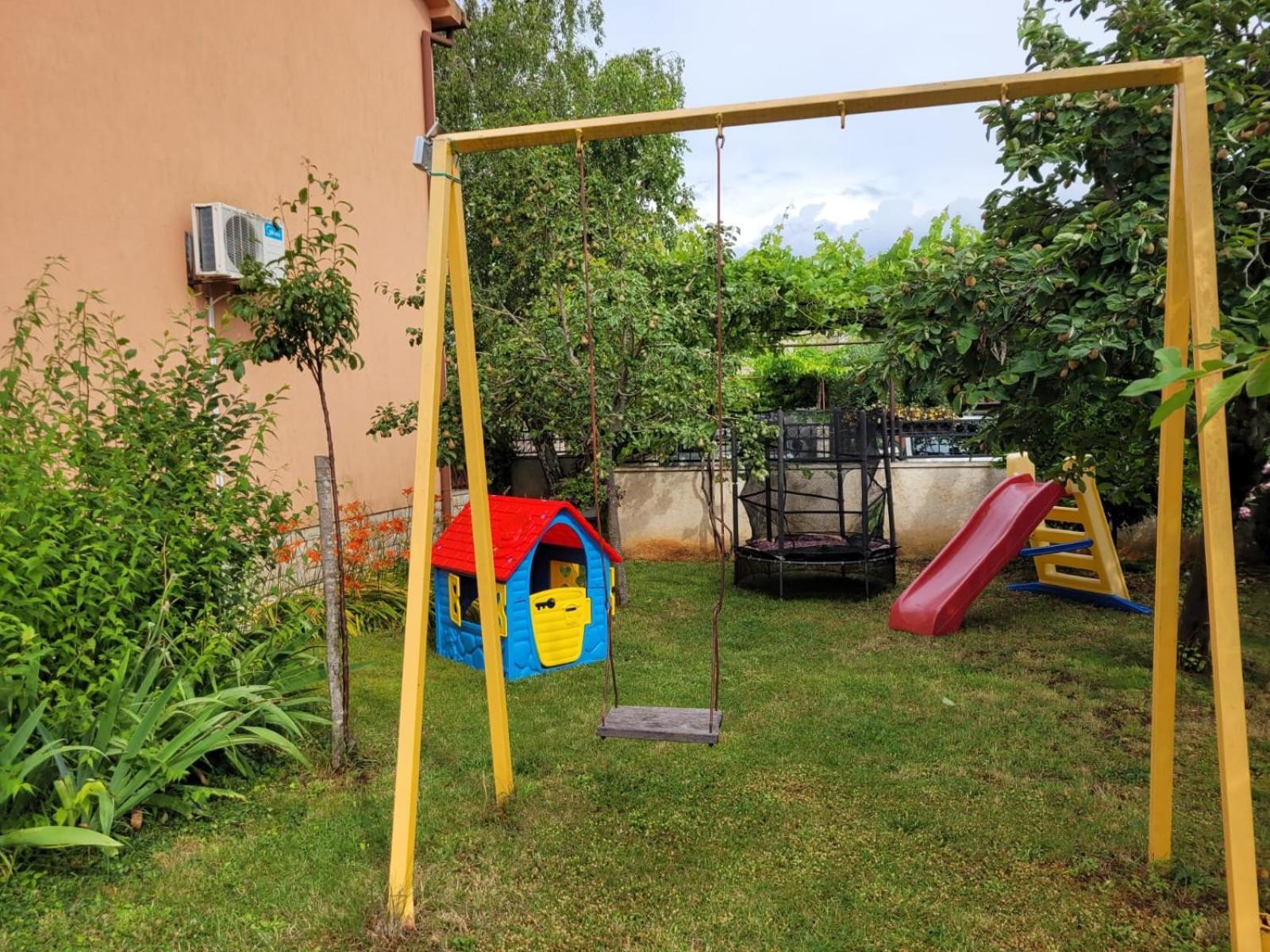 Mica Apartament