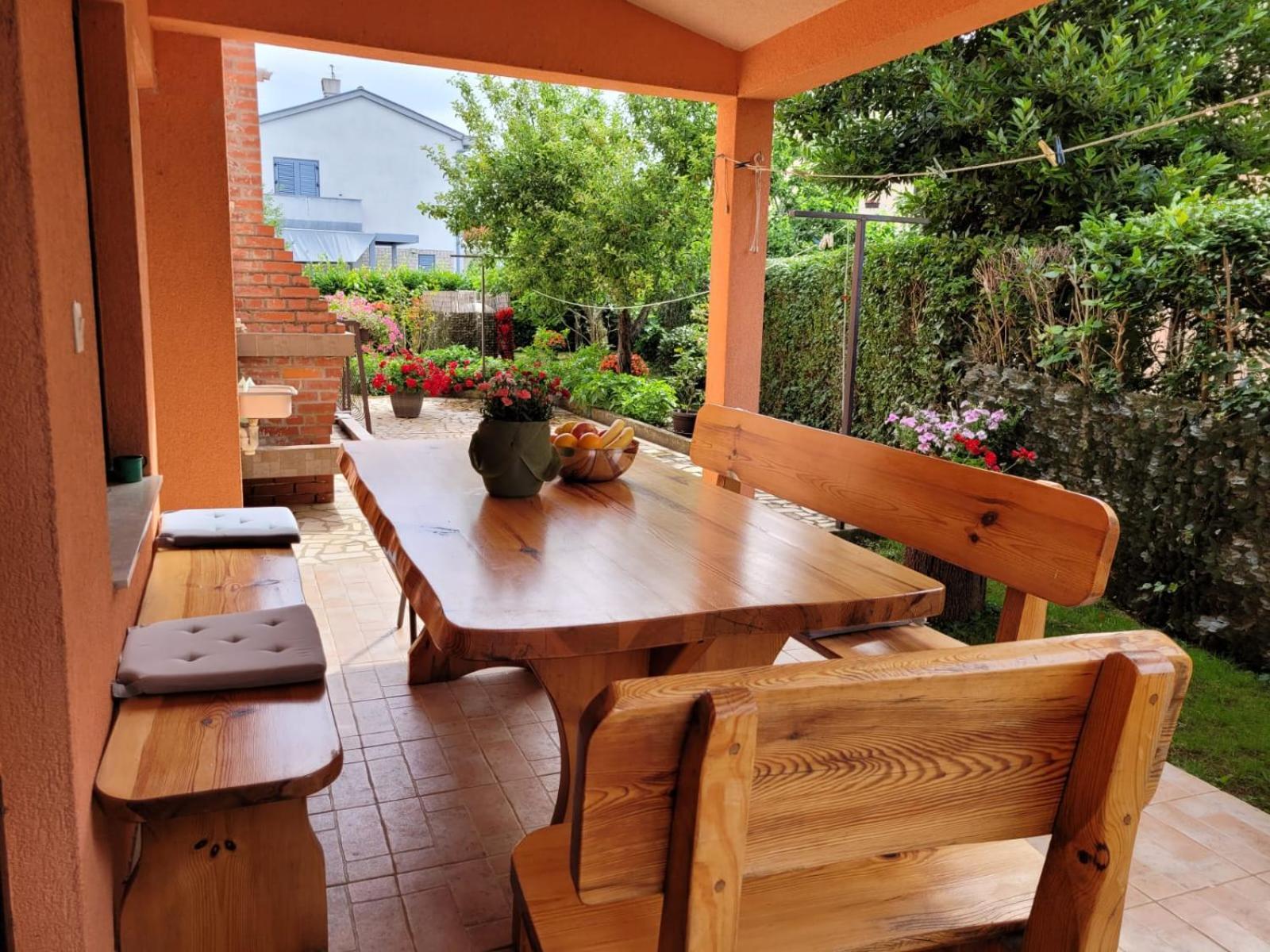 Mica Apartament Valbandon